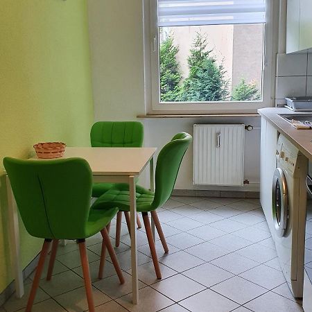 Große Ferienwohnung an der Rheinpromenade three Duisburg Exterior foto